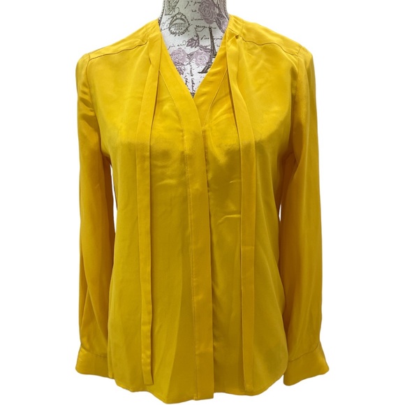 Gorgeous Antonio Melani 100% Silk Blouse. - Picture 3 of 7